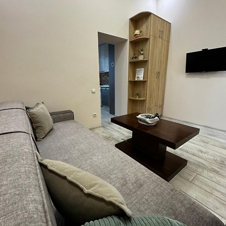 Opera House Apartment Lviv Extérieur photo
