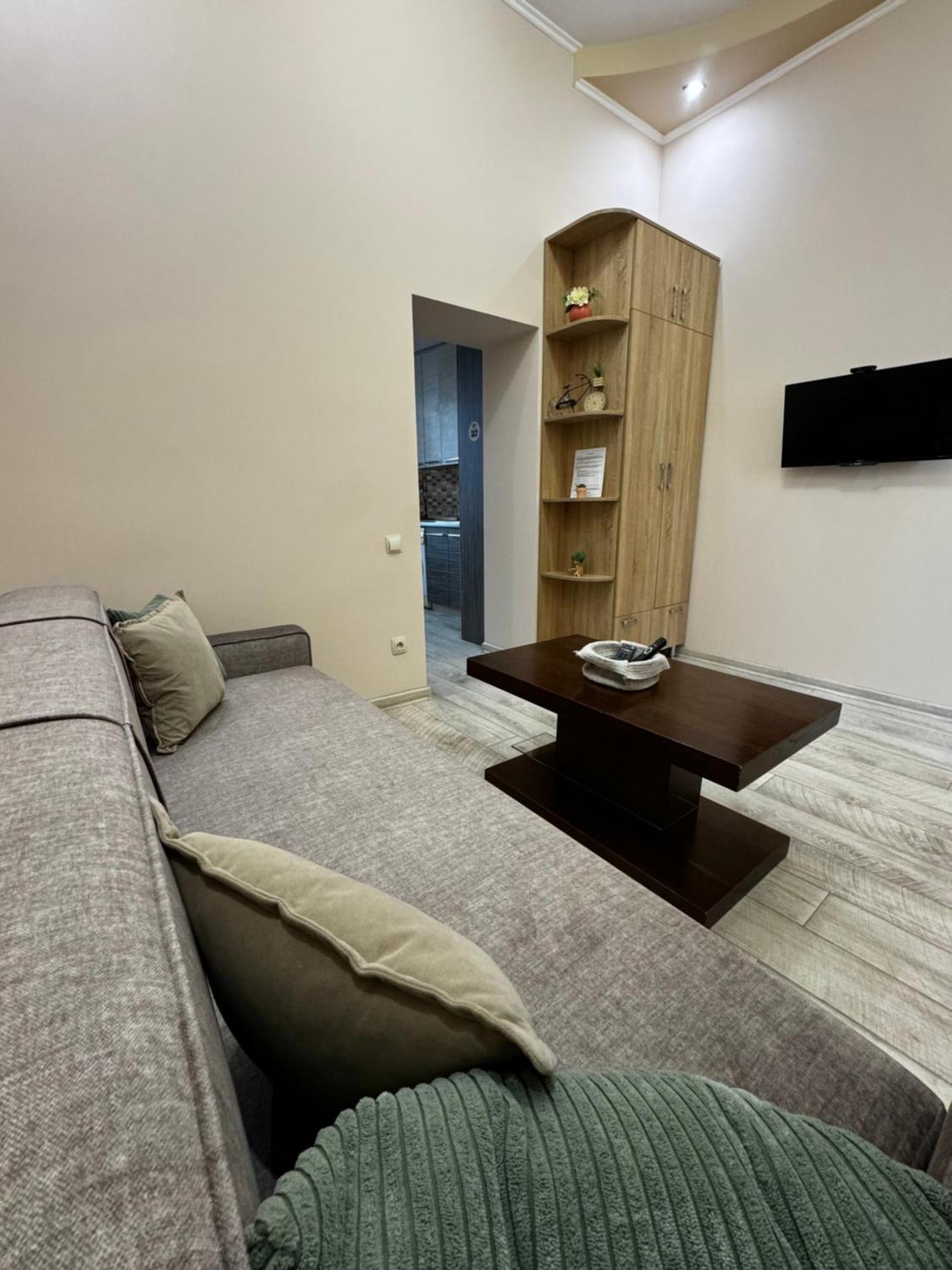 Opera House Apartment Lviv Extérieur photo